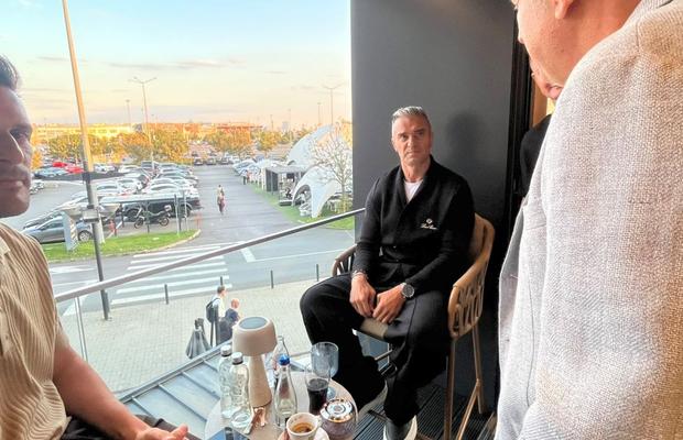 Peste Manda și Grindeanu! » Cum a apărut Daniel Pancu la inaugurarea cafenelei familiei Șucu
