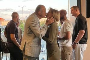 Soții Șucu și-au inaugurat cafeneaua, rapidiștii au venit cu iubitele la eveniment » Ce au pus în meniu