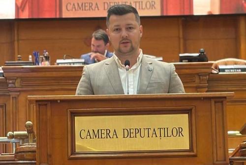 Amendamentul lui Paul Cotîrleț de la PSD direcționează mai mulți bani publici spre cluburile de drept privat. Foto: Facebook