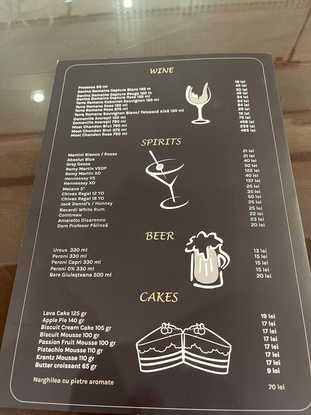 Soții Șucu și-au inaugurat cafeneaua, rapidiștii au venit cu iubitele la eveniment » Ce au pus în meniu