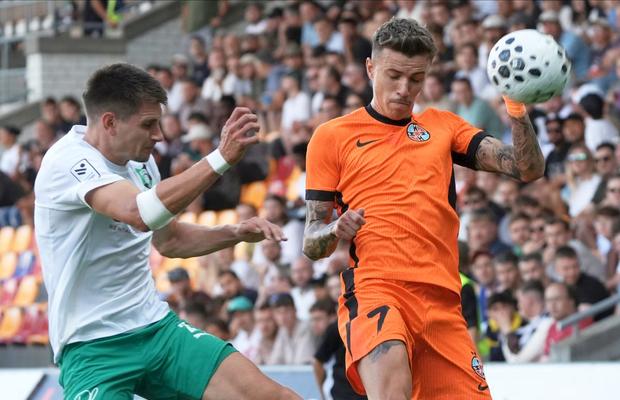 Bătaie pe „tricoul blestemat” la FCSB » Cine va purta numărul 7, după plecarea lui Tavi Popescu