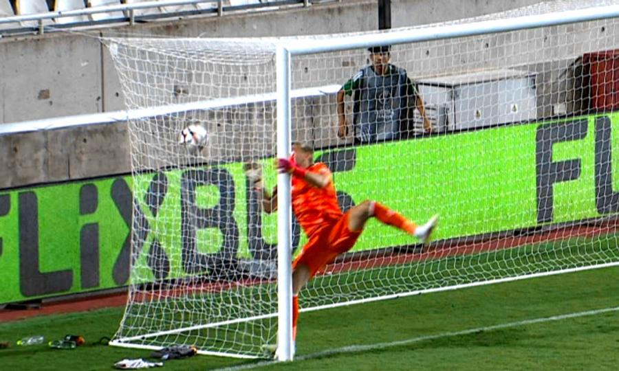 Ionuț Radu s-a lăsat surprins la colțul scurt de un șut din afarra careului, iar Celta a pierdut cu 0-1 la Nicosia cu Omonia Lumini și umbre la Nicosia » Spaniolii se contrazic la notele lui Ionuț Radu: „Era să fie omul meciului, dar...”