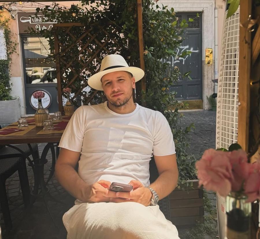 George Țucudean s-a retras din fotbal la nici 30 de ani, din cauza unor probleme medicale, și s-a dedicat afacerilor Deces în familia lui George Țucudean: „Ai fost un sprijin și un exemplu!” » Ce cadou extraordinar i-a făcut atacantul când a fost campion cu FCSB