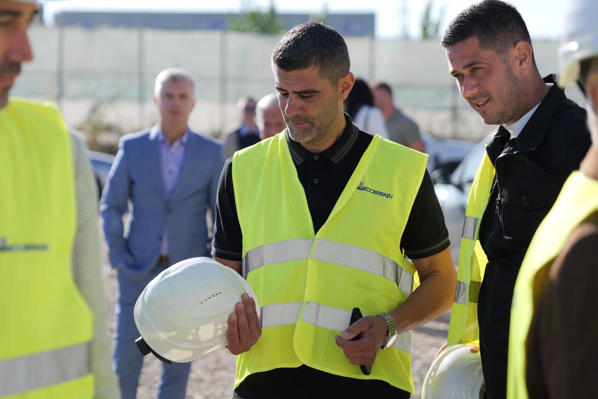 „M-am trezit cu lacrimi în ochi...” » Momente emoționante pe stadionul de 100 de milioane de euro! „Capsula timpului” a fost îngropată la Pitești
