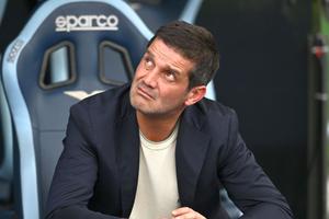 Fanii Romei n-au uitat «trădarea» lui Chivu: „Degetul mijlociu, psihologul și escorta lui de la stadion”