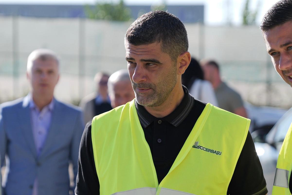 „M-am trezit cu lacrimi în ochi...” » Momente emoționante pe stadionul de 100 de milioane de euro! „Capsula timpului” a fost îngropată la Pitești