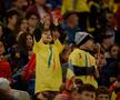 FOTO Naționala cu tricouri » Doar patru jucători le-au dat tricourile copiilor din tribune