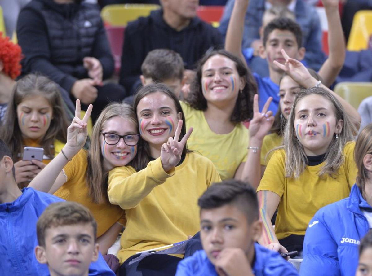 ROMÂNIA - NORVEGIA 1-1 // GALERIE FOTO Cel mai simpatic mesaj afișat de copii pe Arena Națională