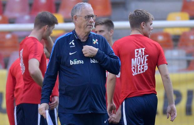ROMÂNIA - NORVEGIA 1-1 // Lars Lagerback și-a continuat protestul împotriva prezenței copiilor pe Arena Națională » Burleanu s-a enervat: „Ne insultă copiii!”