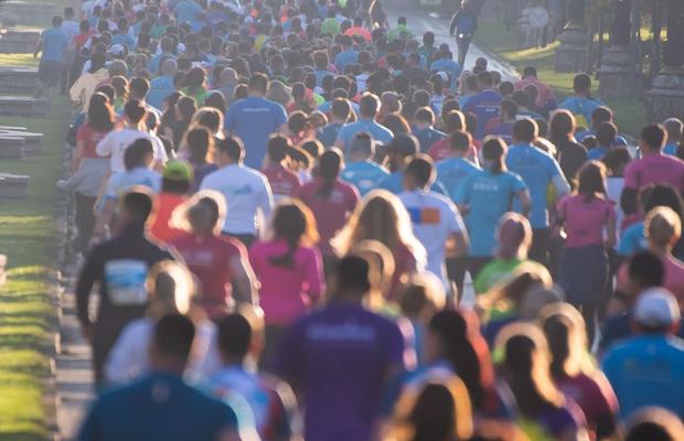 O colaborare cu istorie » Raiffeisen Bank este alături de Maratonul Internațional București încă de la prima ediție