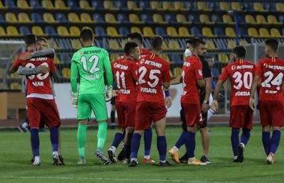 FCSB. Veste teribilă pentru Toni Petrea: un jucător a suferit o accidentare groaznică și ratează toate meciurile din acest an