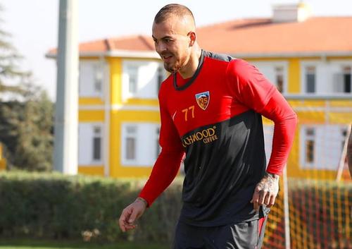 Denis Alibec (29 de ani) a efectuat astăzi primul antrenament cu noua formație, Kayserispor.