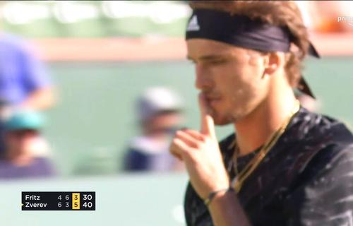 Americanul Taylor Fritz (39 ATP) l-a învins pe neamțul Alexander Zverev (4 ATP), scor 4-6, 6-3, 7-6(3) și s-a calificat în semifinalele Indian Wells 2021.