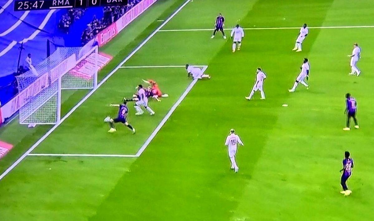 Robert Lewandowski, ratare incredibilă în Real Madrid - Barcelona » A dat peste poartă din 2 metri