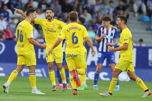 Florin Andone, primul din stânga, a înscris pentru Las Palmas // foto: Twitter @ UDLP_Oficial