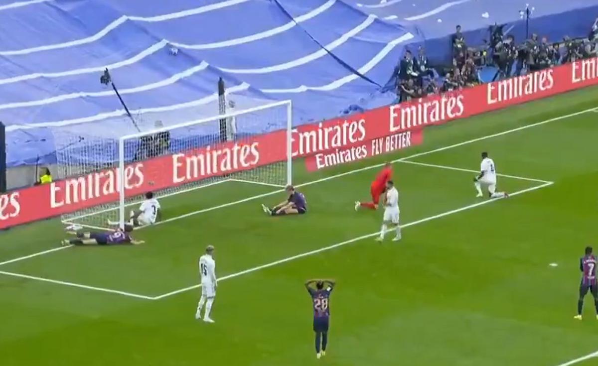 Robert Lewandowski, ratare incredibilă în Real Madrid - Barcelona » A dat peste poartă din 2 metri