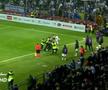 Scene incredibile în Bosnia: un fan a intrat în teren și l-a ATACAT pe Cristiano Ronaldo!