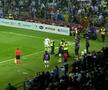 Scene incredibile în Bosnia: un fan a intrat în teren și l-a ATACAT pe Cristiano Ronaldo!
