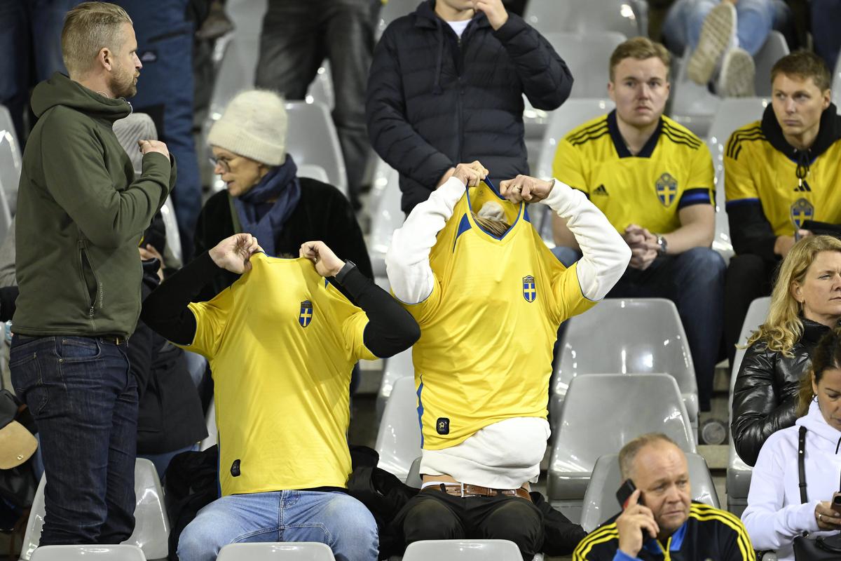 FOTO Belgia - Suedia, întrerupt după un atac terorist în Bruxelles