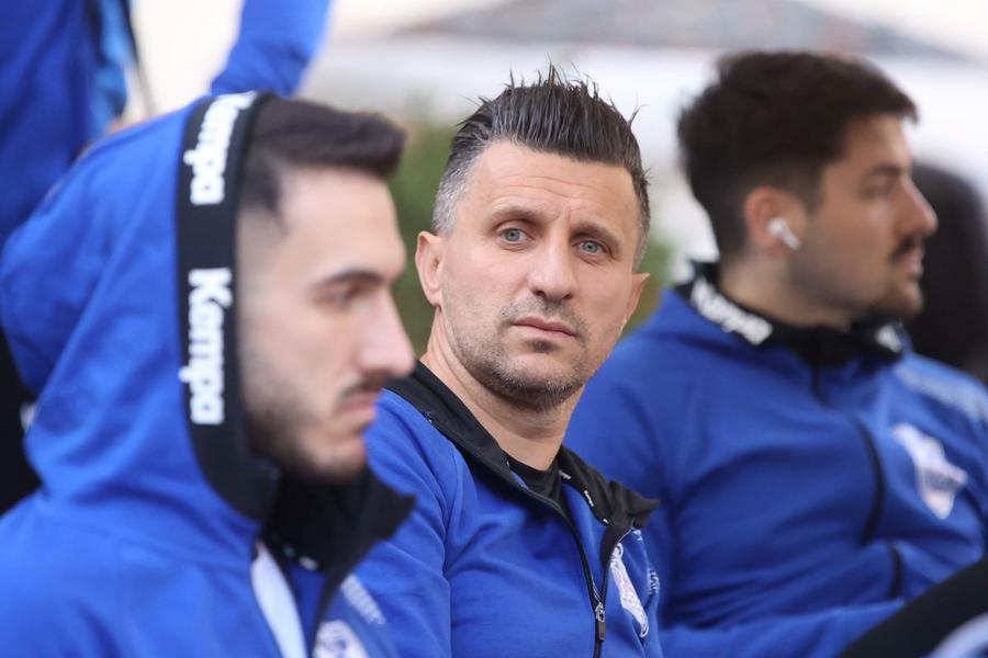 Antrenorul George Buricea și handbaliștii constănțeni au ajuns la Tatabanya Foto Facebook CSM Constanța Dinamo și CSM Constanța își încep traseul european al sezonului