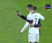Scene incredibile în Bosnia: un fan a intrat în teren și l-a ATACAT pe Cristiano Ronaldo!