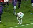 Scene incredibile în Bosnia: un fan a intrat în teren și l-a ATACAT pe Cristiano Ronaldo!