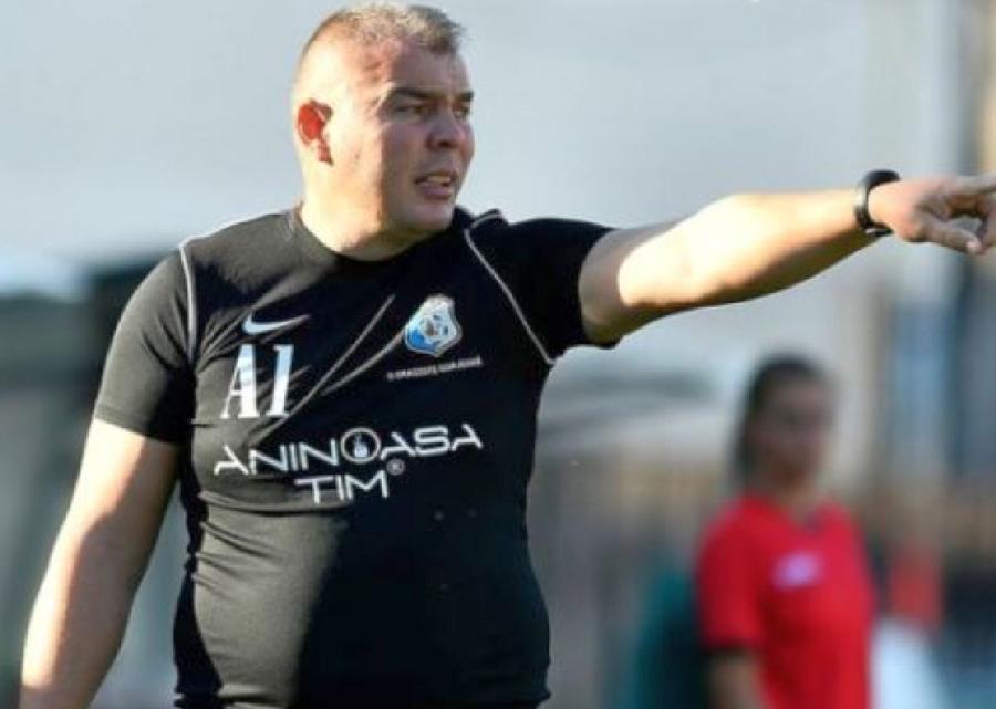 Călin Cojocaru, antrenorul de la Viitorul Pandurii / Sursă foto: Facebok „S-au închis porțile!” » Antrenorul din Liga 2 iese în față și face dezvăluiri despre calvarul echipei intrate în faliment! + Nu-și iartă patronul: „S-a văzut lipsa de interes”