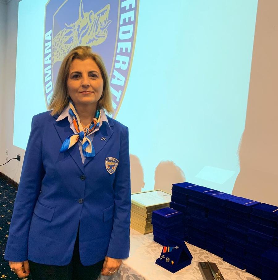 Contabila de la canotaj, Roxana Petrescu, a mai scăzut la nivelul premierii față de lista inițială, dar tot a rămas una dintre persoanele cu un bonus consistent. Foto: Facebook Avem LISTA COMPLETĂ de premieri olimpice, ținută doi ani la secret de COSR și de federații! + Suma totală colosală achitată după JO Paris 2024 și cine e contabila care a luat o primă imensă