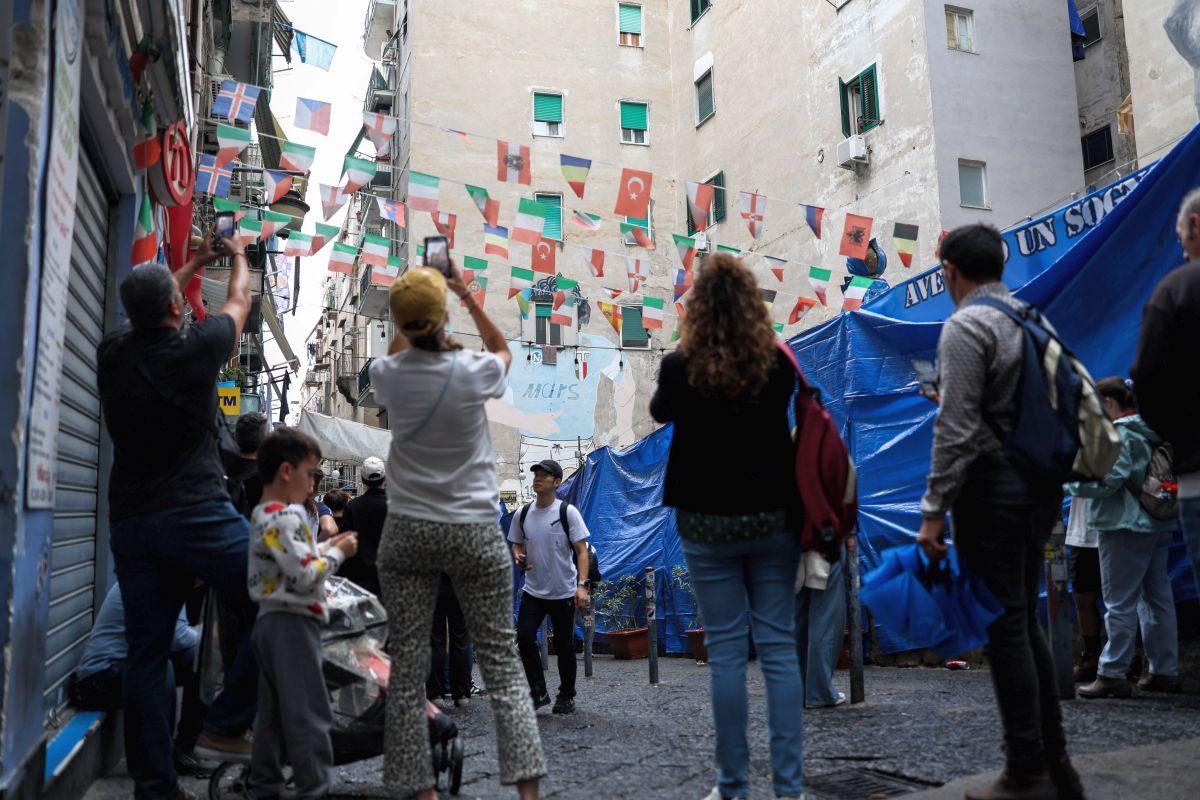 Proteste la muralul lui Maradona