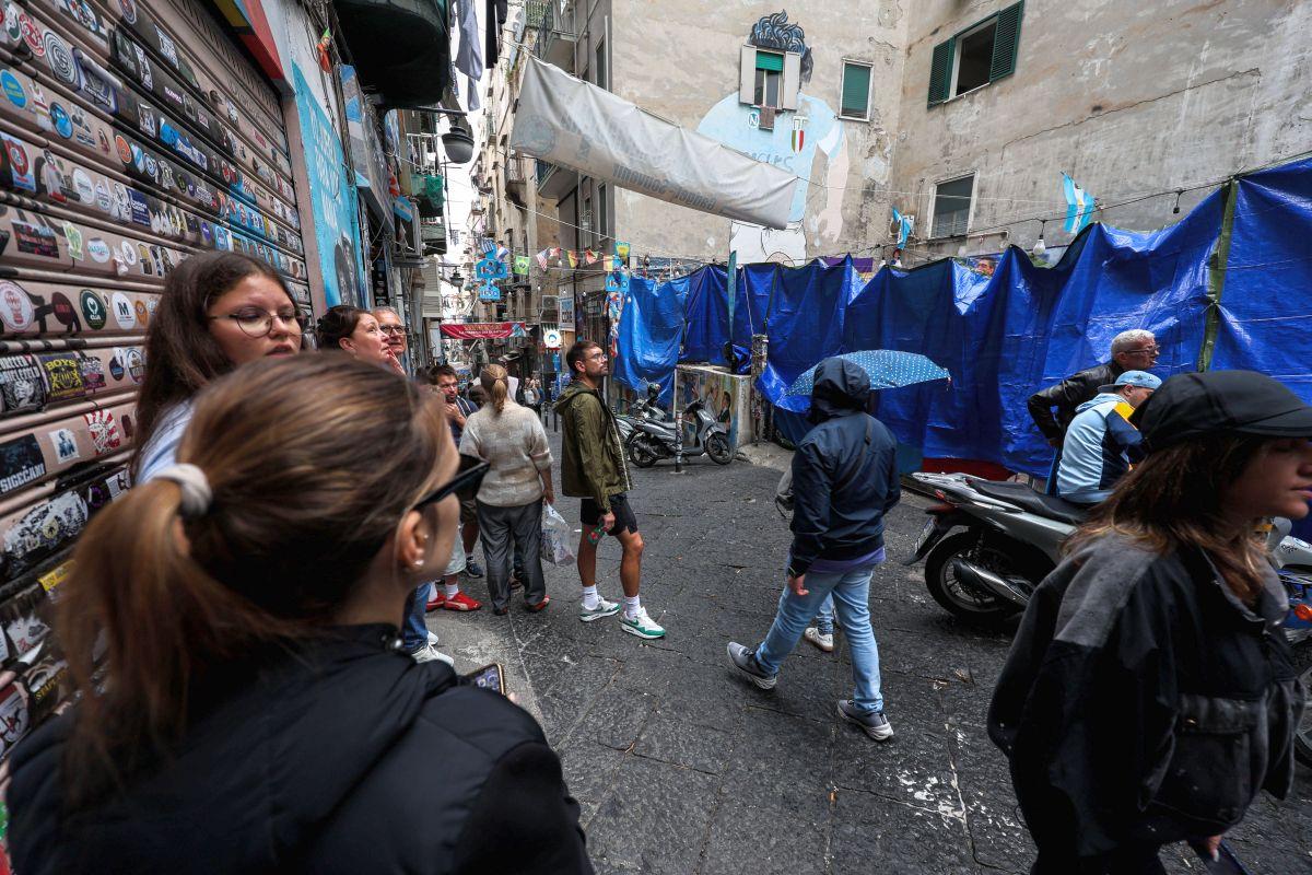 Proteste la muralul lui Maradona