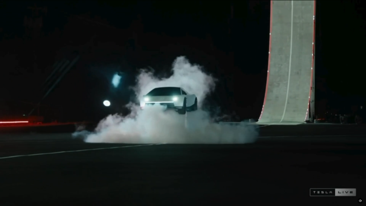 Tesla a prezentat prima mașină zburătoare din lume
