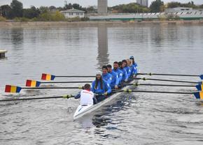 Demonstrație de canotaj în premieră pe Lacul Morii » Simona Radiș: „Abia așteptăm să concurăm aici”