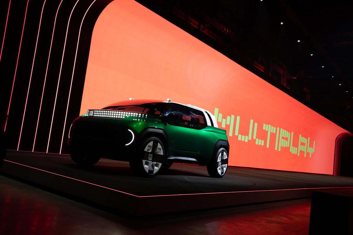 Fiat reinventează mașina de familie » Premiera a avut loc la Salonul Auto de la Paris
