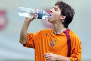 Incredibil ce scria un antrenor din La Masia despre Messi, în 2000!