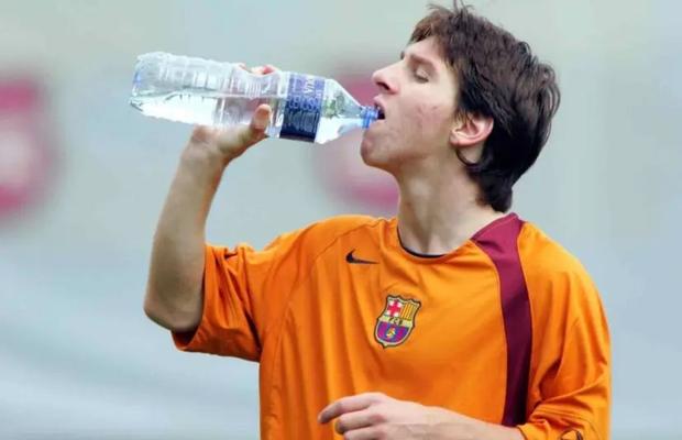 Incredibil ce scria un antrenor din La Masia despre Messi, în 2000!