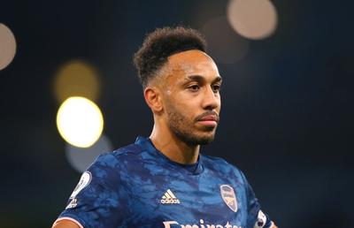 Ostatici pe aeroport! Aubameyang și colegii gabonezi, lăsați fără pașapoarte în Gambia!