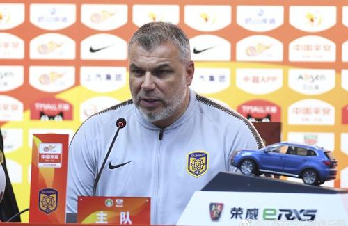 Cosmin Olăroiu, antrenor Jiangsu Suning