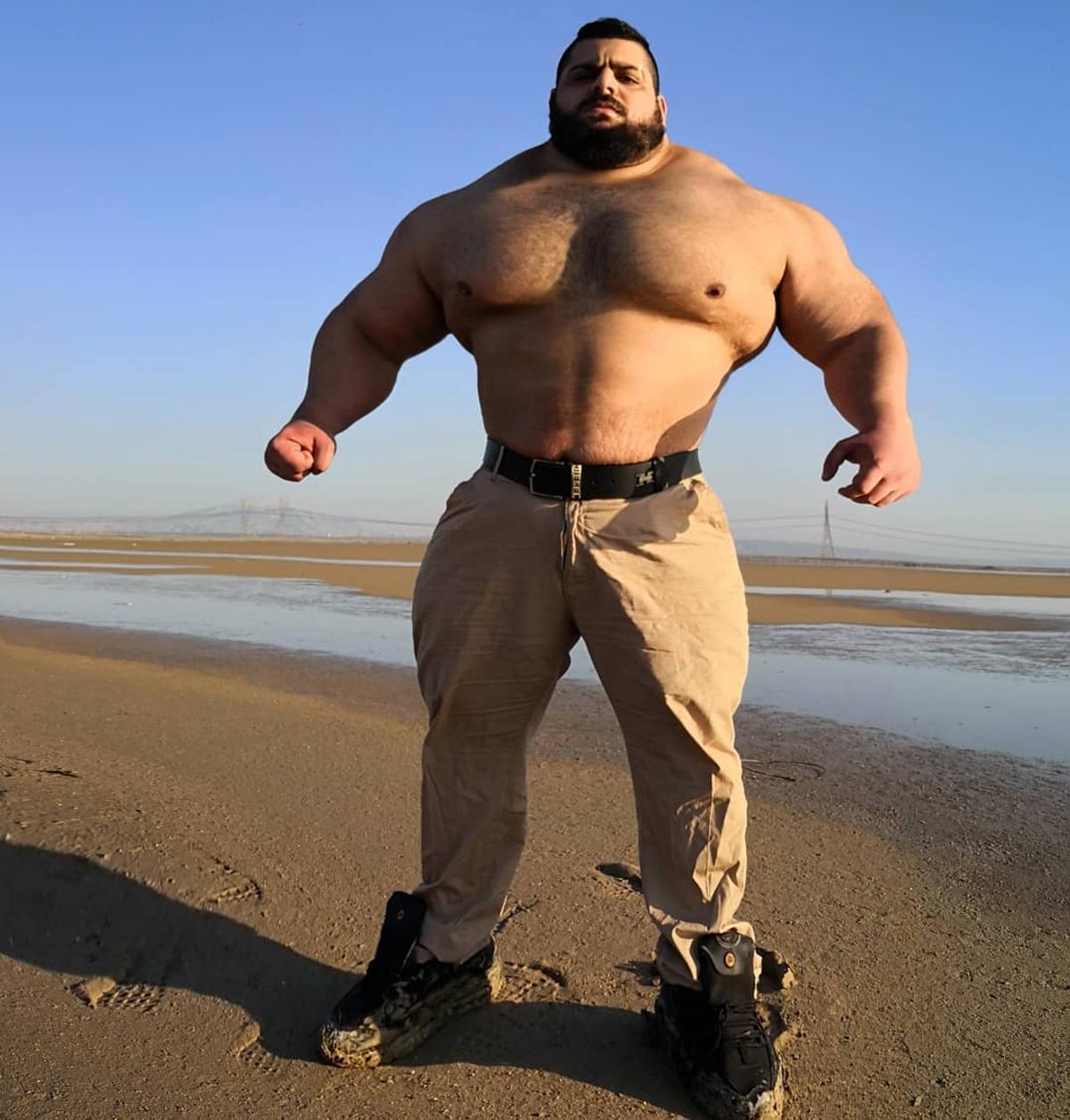 Lupta luptelor! „Cel mai înfricoșător om din lume” se va bate cu „Iranianul Hulk”