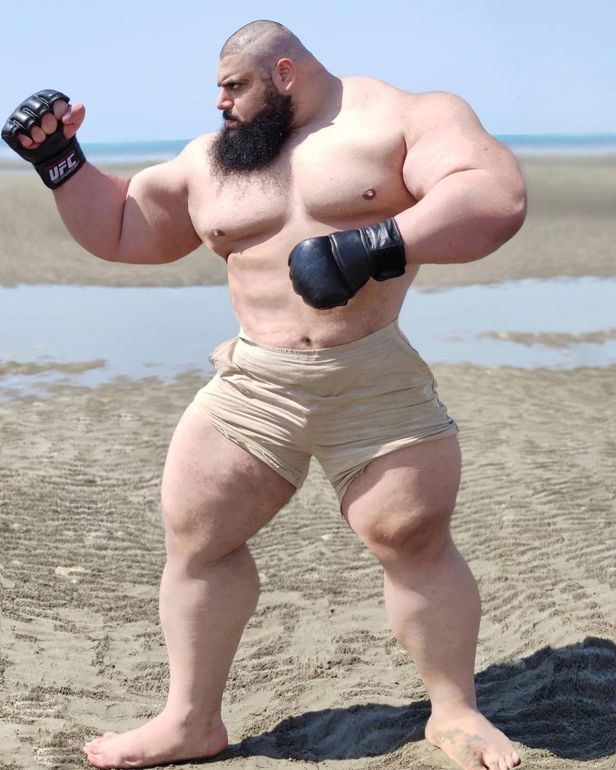 Lupta luptelor! „Cel mai înfricoșător om din lume” se va bate cu „Iranianul Hulk”