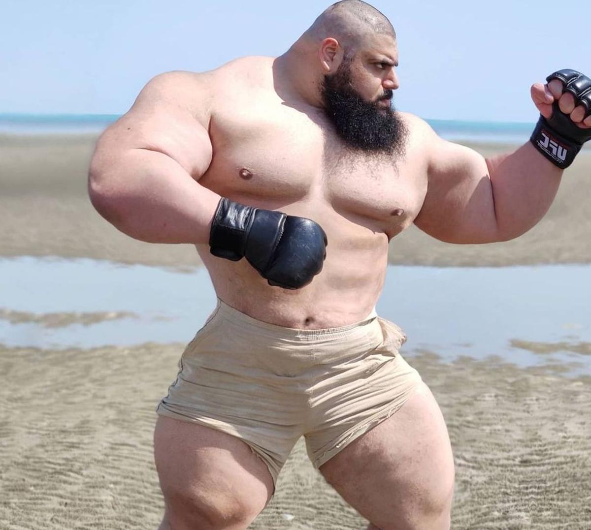 Lupta luptelor! „Cel mai înfricoșător om din lume” se va bate cu „Iranianul Hulk”