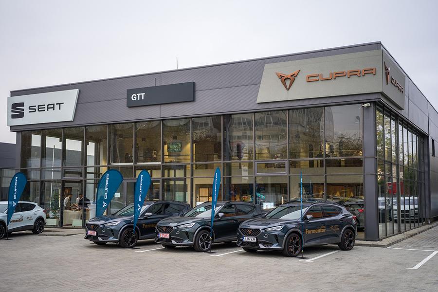 CUPRA lansează ȋn România primul showroom CUPRA Garage, la București