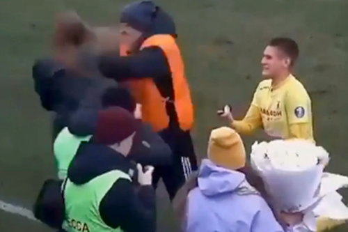 Vladislav Shubovich (22 de ani, fundaș central) a marcat în meciul Smorgon - Volna Pinsk, scor 2-0, din prima ligă a Belarusului, apoi a vrut să-și ceară iubita în căsătorie. N-a fost așa simplu.
