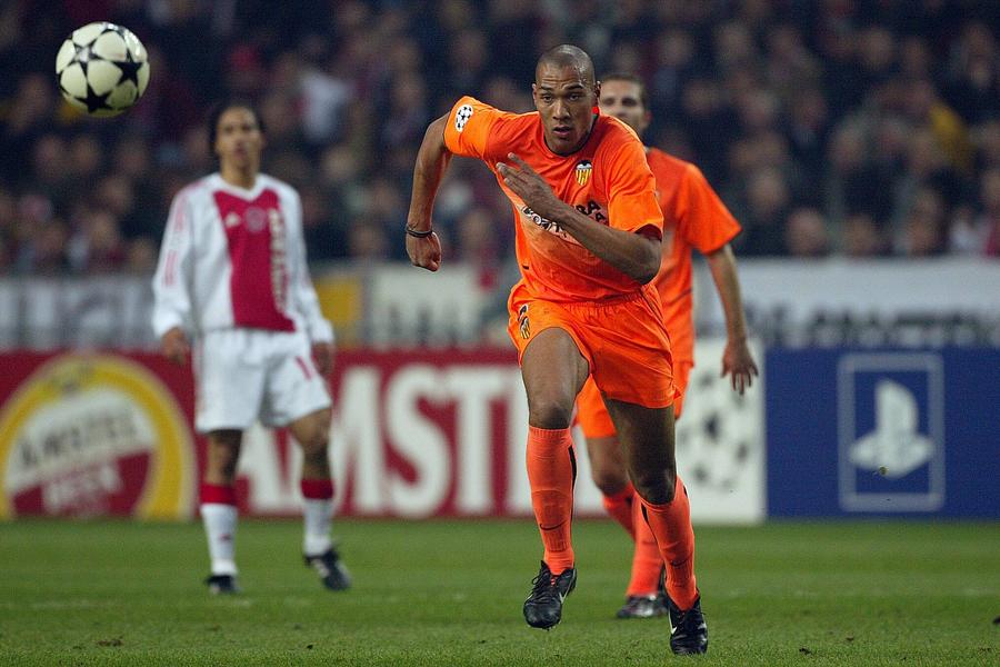 John Carew, fost atacant, ex-Valencia și Aston Villa, coleg cu Adrian Ilie la echipa spaniolă. Foto: Imago Images Împarte recordul european cu Mutu și se vrea „asasinul tăcut”! » Fostul atacant își continuă cariera în showbiz