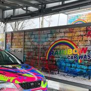 Imagini cu spălătoria lui Raoul Baicu / Sursă foto: instagram.com/rainbow_selfcarwash/