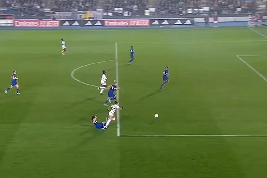 Sursă foto: Daily Mail Scandal de arbitraj după Real Madrid - Chelsea: „Priviți imaginile, ne-au furat! Este rușinos ce s-a întâmplat”