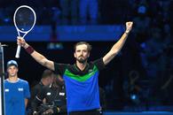 Daniil Medvedev, victorie după aproape două ore în fața lui Alexander Zverev » Rusul s-a calificat în semifinalele Turneului Campionilor
