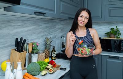 10 mituri despre nutriție desființate » De la băuturile cu zero calorii la „dieta-minune” și detoxifiere
