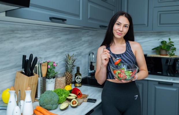 10 mituri despre nutriție desființate » De la băuturile cu zero calorii la „dieta-minune” și detoxifiere