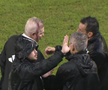 Javier Aguirre, umplut de sânge după ce a fost lovit în cap de o doză de bere în Honduras - Mexic // foto: Captură GSP