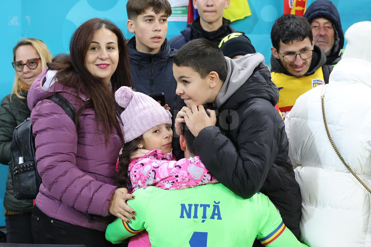 Florin Niță și familia după România - Kosovo
